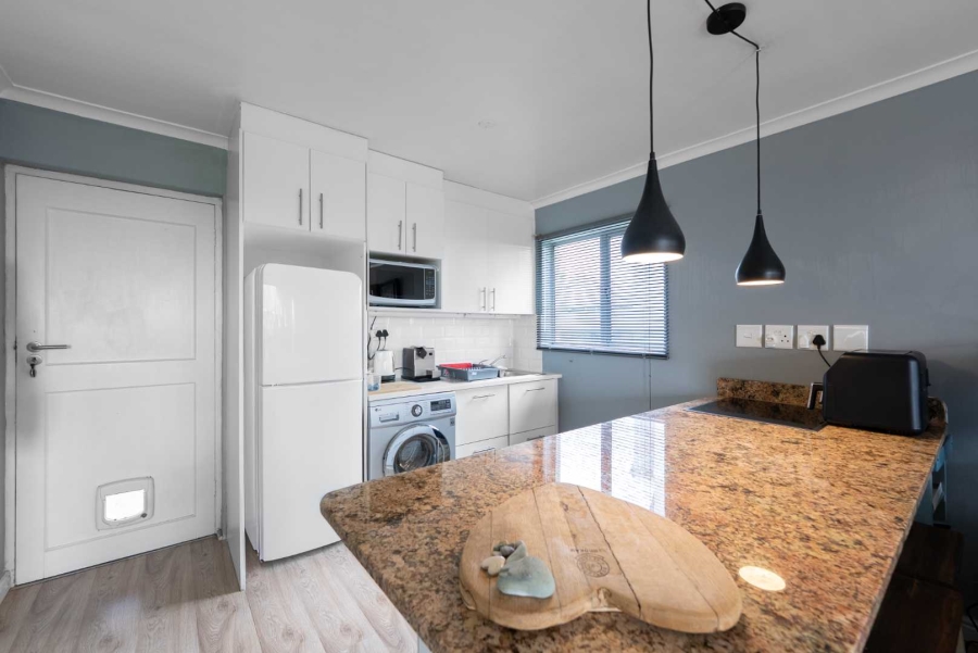 1 Bedroom Property for Sale in Vredehoek Western Cape